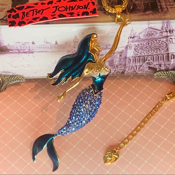 Betsey Johnson Jewelry - BETSEY JOHNSON 🧜‍♀️ Crystal Mermaid Necklace
